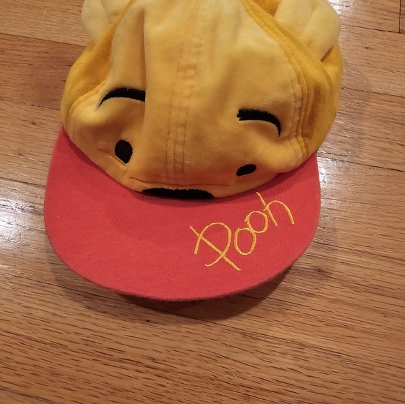 Disney Winnie the Pooh Infant hat - Picture 4 of 5